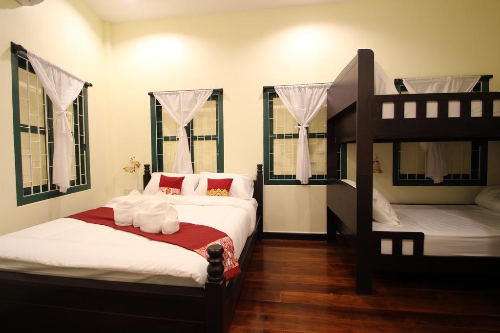 Srisomboon Hostel Транг Екстериор снимка