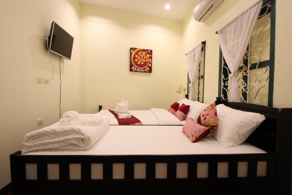 Srisomboon Hostel Транг Екстериор снимка