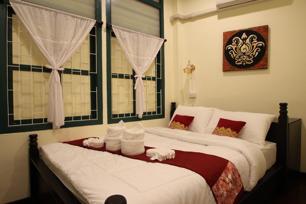 Srisomboon Hostel Транг Екстериор снимка