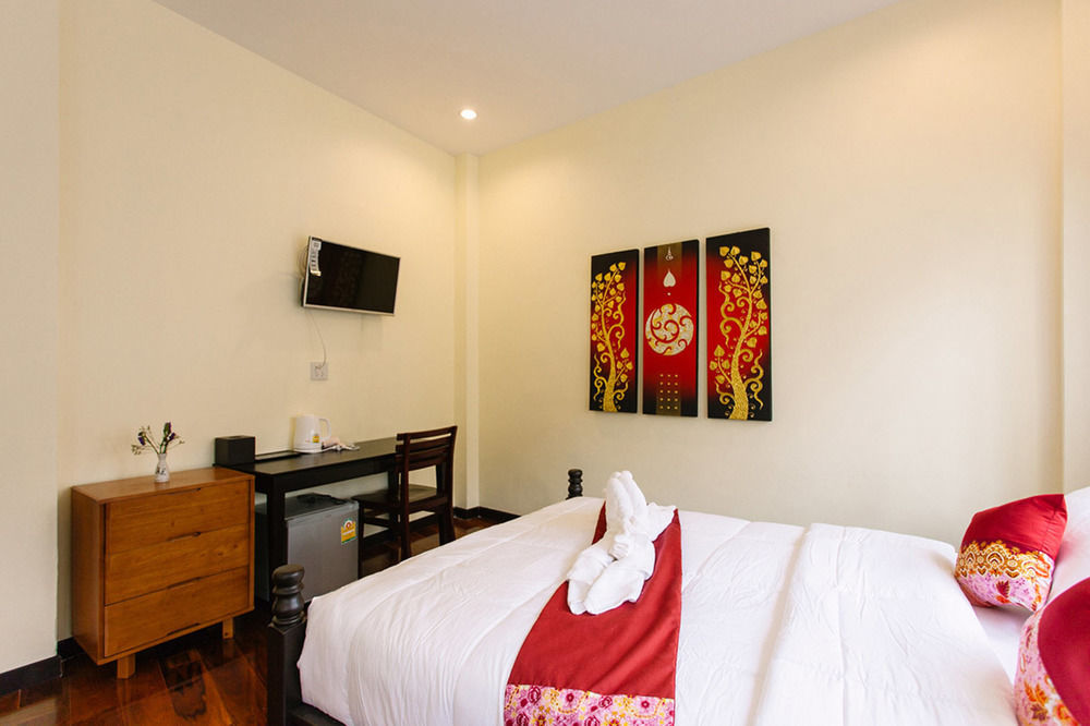 Srisomboon Hostel Транг Екстериор снимка