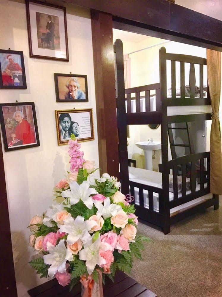 Srisomboon Hostel Транг Екстериор снимка