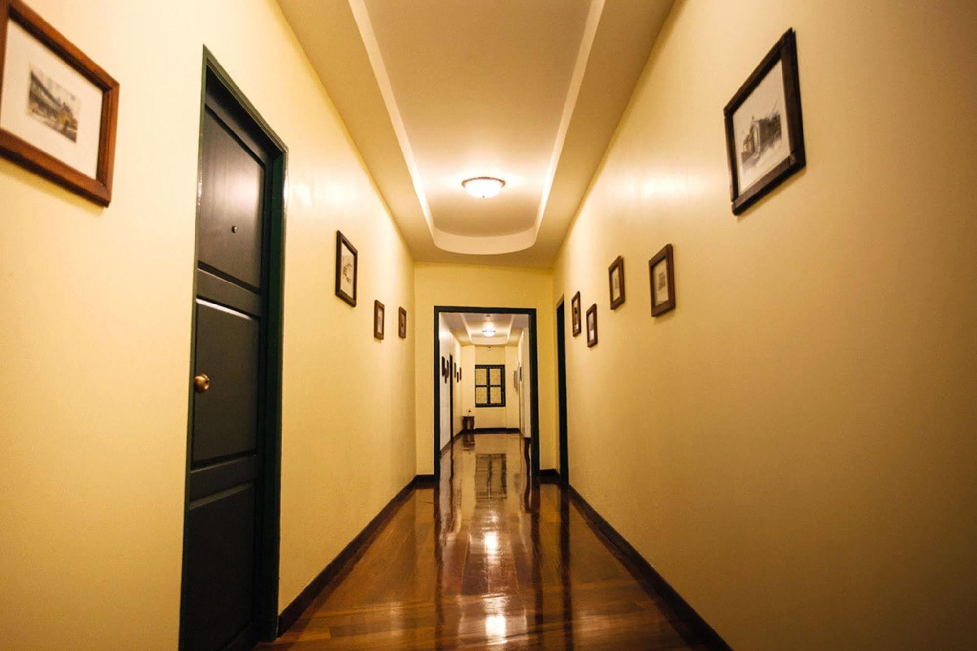 Srisomboon Hostel Транг Екстериор снимка