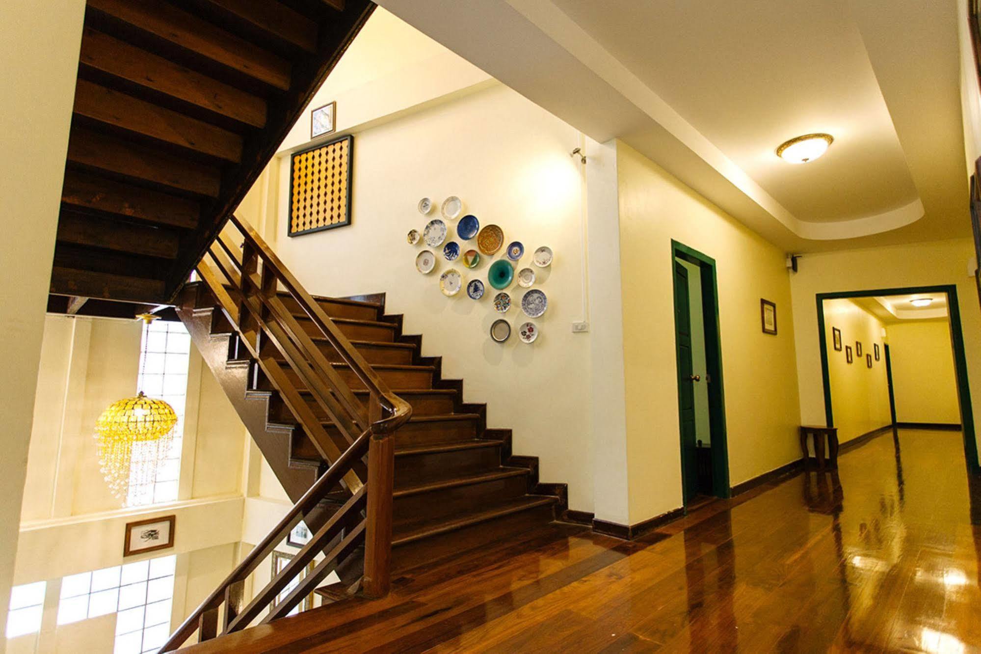 Srisomboon Hostel Транг Екстериор снимка