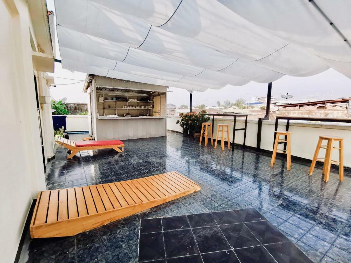 Srisomboon Hostel Транг Екстериор снимка